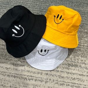 Smiley bucket hats 3x